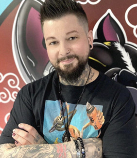 Iván Pelegrín, tatuador del estudio de tatuajes Konoha Tattoo Studio recomienda Inkoru como herramienta para gestionar estudios de tatuaje
